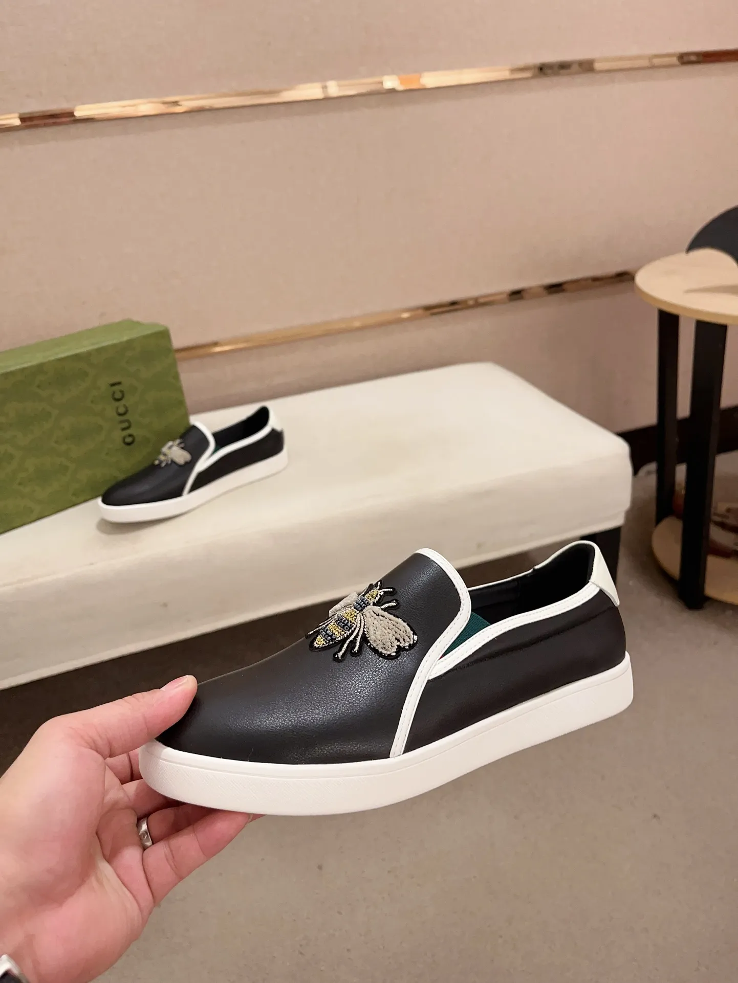 Men's clothing and shoes💰:440💰 (GUCCI) The latest model from the official website 🎁🎁Casual and fashionable men's shoes👟, hot style 💥The version is simple and elegant, exclusive for trendy men. Unique official website latest brand elements 👑Gucci original decoration, fashionable and generous, the fabric is original cowhide ✅sheepskin lining, the official website specifies wear-resistant casual outsole, the classic model is taken in kind at the counter🎬38-44 (45 is not returned or exchanged)